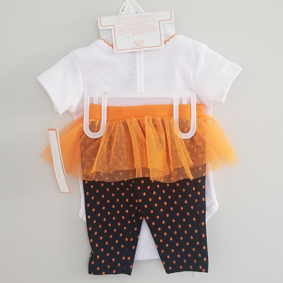 SOLD. 🆕️🦇NWT BOOtiful Girl's Outfit - Picture 4 of 4